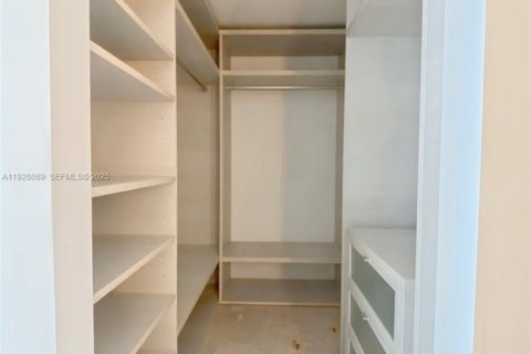 Снять в аренду кондоминиум в Майами, Флорида 1 спальня, 82.59м2, № 1988271 - фото 9