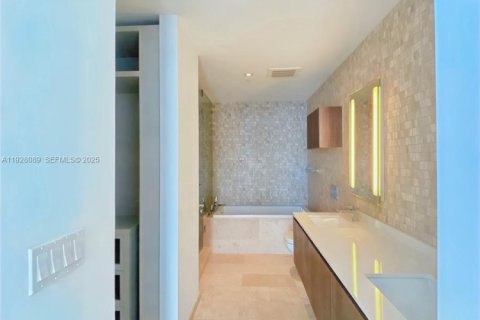 Снять в аренду кондоминиум в Майами, Флорида 1 спальня, 82.59м2, № 1988271 - фото 11