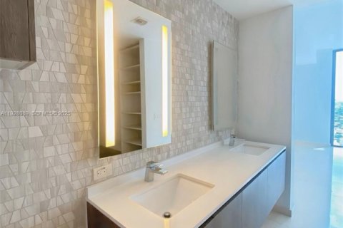 Снять в аренду кондоминиум в Майами, Флорида 1 спальня, 82.59м2, № 1988271 - фото 10