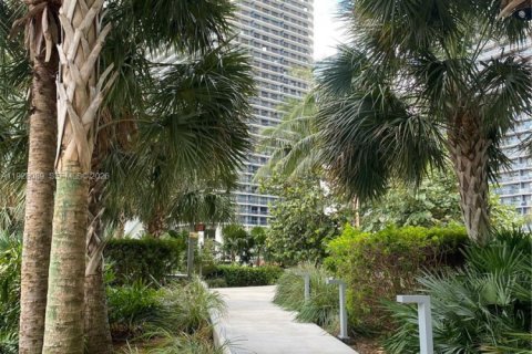 Condo in Miami, Florida, 1 bedroom № 1988271 - photo 21