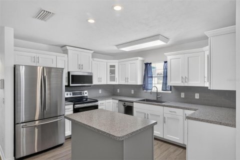 Casa en venta en Gainesville, Florida, 4 dormitorios, 158.21 m2 № 2236941 - foto 2