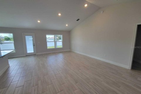 House in Ocala, Florida 4 bedrooms, 196.49 sq.m. № 2152412 - photo 8