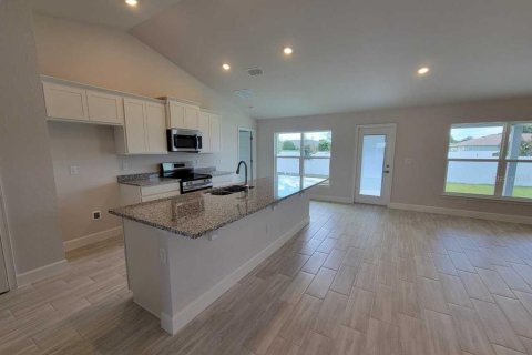 House in Ocala, Florida 4 bedrooms, 196.49 sq.m. № 2152412 - photo 4