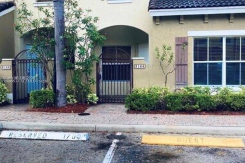 Townhouse in Margate, Florida 2 bedrooms, 133.41 sq.m. № 2069117