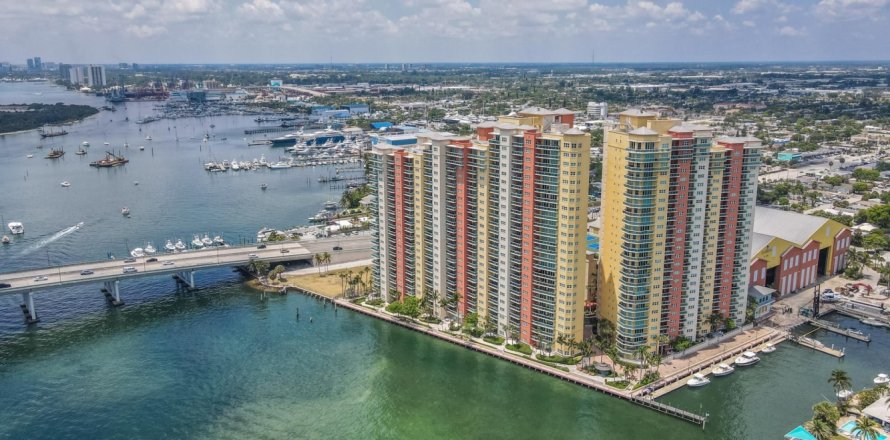 Condo in Riviera Beach, Florida, 2 bedrooms  № 1185366