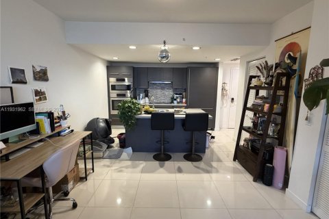 Copropriété à louer à Doral, Floride: 1 chambre, 71.07 m2 № 1990638 - photo 7