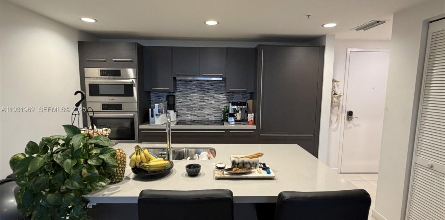 Condo à Doral, Floride, 1 chambre  № 1990638