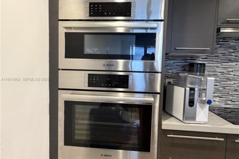 Copropriété à louer à Doral, Floride: 1 chambre, 71.07 m2 № 1990638 - photo 6