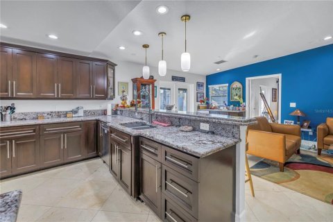 House in Saint Petersburg, Florida 4 bedrooms, 181.35 sq.m. № 1666795 - photo 14