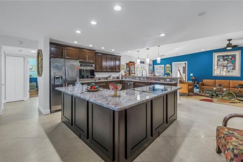 House in Saint Petersburg, Florida 4 bedrooms, 181.35 sq.m. № 1666795 - photo 7