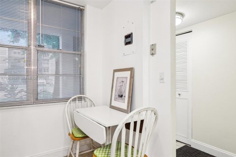 Copropriété à louer à Lauderdale Lakes, Floride: 2 chambres, 89.19 m2 № 2007739 - photo 7