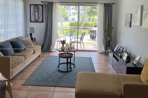 Copropriété à louer à Miami, Floride: 1 chambre, 81.75 m2 № 1892340 - photo 3