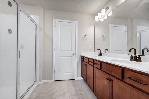 Townhouse in ISLES OF LAKE NONA in Orlando, Florida 4 bedrooms, 172.61 sq.m. № 2196920 - photo 18