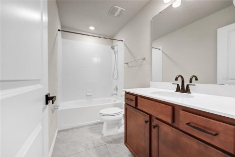 Townhouse in ISLES OF LAKE NONA in Orlando, Florida 4 bedrooms, 172.61 sq.m. № 2196920 - photo 20