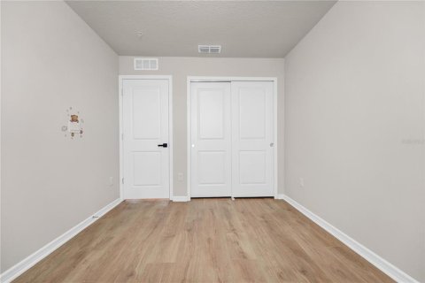 Townhouse in ISLES OF LAKE NONA in Orlando, Florida 4 bedrooms, 172.61 sq.m. № 2196920 - photo 23