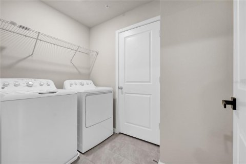 Townhouse in ISLES OF LAKE NONA in Orlando, Florida 4 bedrooms, 172.61 sq.m. № 2196920 - photo 19