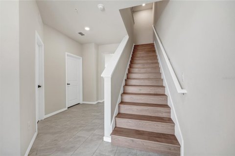 Townhouse in ISLES OF LAKE NONA in Orlando, Florida 4 bedrooms, 172.61 sq.m. № 2196920 - photo 15