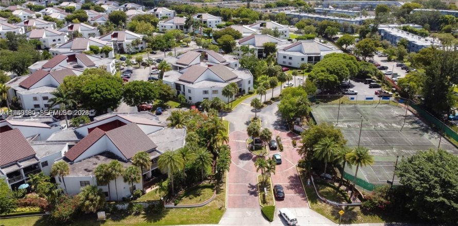 Condo in Miami, Florida, 2 bedrooms  № 2003001