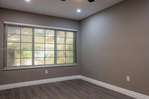 Купить кондоминиум в Майами-Бич, Флорида 1 спальня, 56.67м2, № 1958473 - фото 17