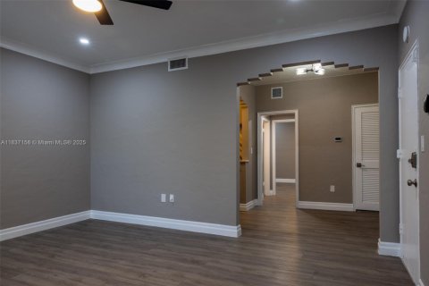 Купить кондоминиум в Майами-Бич, Флорида 1 спальня, 56.67м2, № 1958473 - фото 2