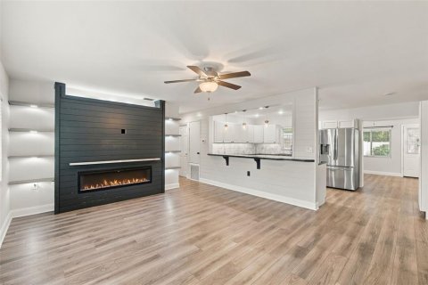 Casa en venta en Tavares, Florida, 3 dormitorios, 149.29 m2 № 2387609 - foto 2