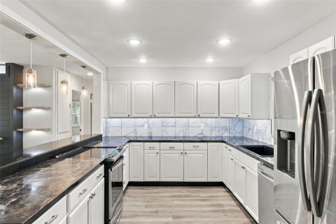 Casa en venta en Tavares, Florida, 3 dormitorios, 149.29 m2 № 2387609 - foto 4