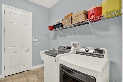 House in Tampa, Florida 6 bedrooms, 358.05 sq.m. № 1877431 - photo 26