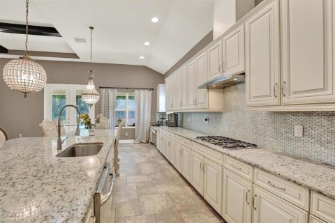 House in Tampa, Florida 6 bedrooms, 358.05 sq.m. № 1877431 - photo 17
