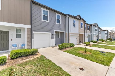 Townhouse in Davenport, Florida 3 bedrooms, 130.43 sq.m. № 1813442 - photo 3