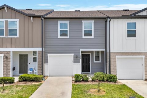 Townhouse in Davenport, Florida 3 bedrooms, 130.43 sq.m. № 1813442 - photo 1