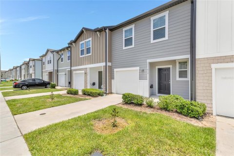 Townhouse in Davenport, Florida 3 bedrooms, 130.43 sq.m. № 1813442 - photo 4