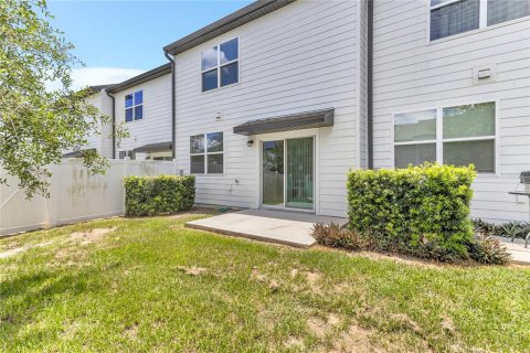 Townhouse in Davenport, Florida 3 bedrooms, 130.43 sq.m. № 1813442 - photo 16