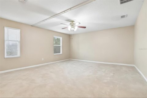 House in Tavares, Florida 3 bedrooms, 207.36 sq.m. № 2208719 - photo 9