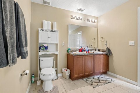 House in Tavares, Florida 3 bedrooms, 207.36 sq.m. № 2208719 - photo 16