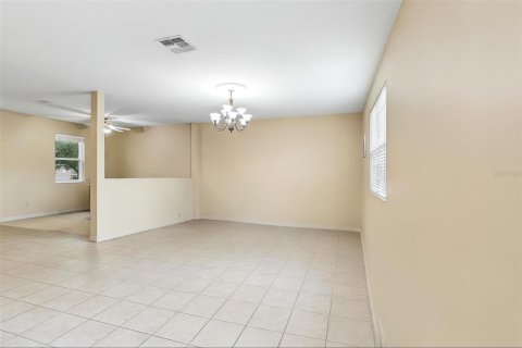House in Tavares, Florida 3 bedrooms, 207.36 sq.m. № 2208719 - photo 4