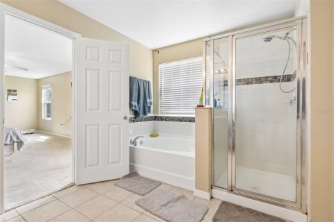 House in Tavares, Florida 3 bedrooms, 207.36 sq.m. № 2208719 - photo 15