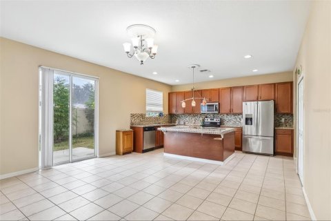 House in Tavares, Florida 3 bedrooms, 207.36 sq.m. № 2208719 - photo 5