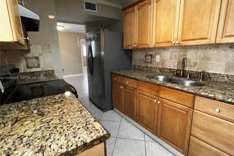 Copropriété à louer à Hialeah, Floride: 2 chambres, 95.22 m2 № 1989107 - photo 6