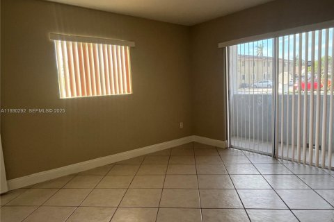 Copropriété à louer à Hialeah, Floride: 2 chambres, 95.22 m2 № 1989107 - photo 10