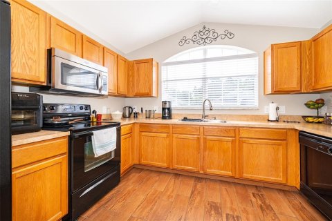 Casa en alquiler en Kissimmee, Florida, 4 dormitorios, 154.59 m2 № 1916326 - foto 18