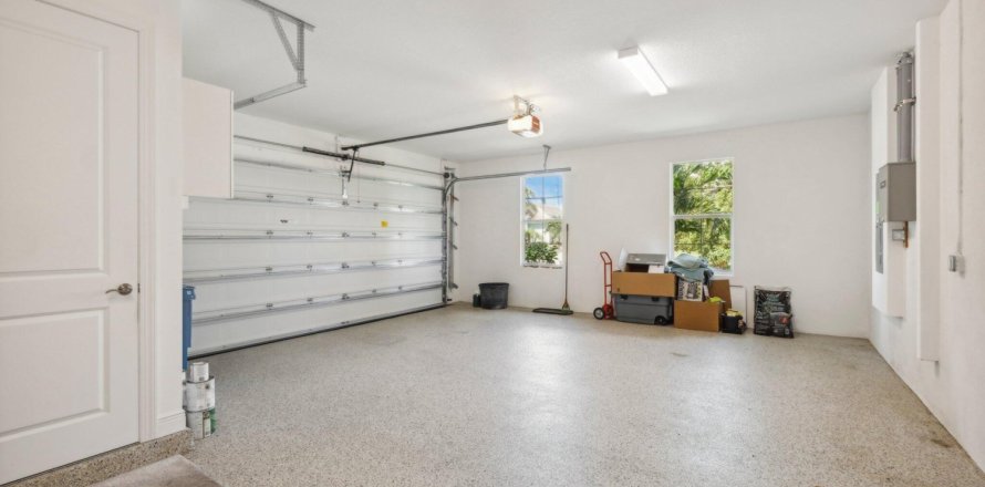House in Vero Beach, Florida 3 bedrooms, 223.43 sq.m. № 1026606