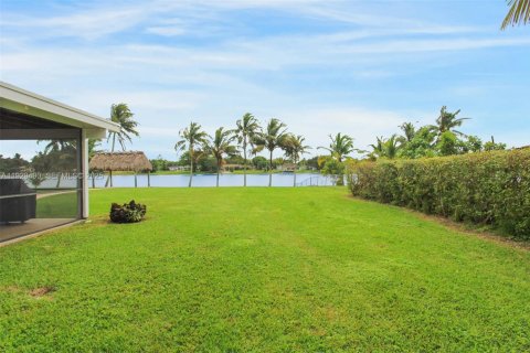 Снять в аренду виллу или дом в Майами, Флорида 3 спальни, 159.7м2, № 1988550 - фото 3