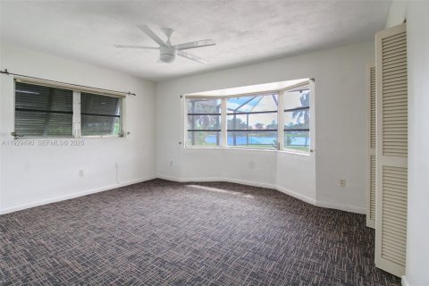 Снять в аренду виллу или дом в Майами, Флорида 3 спальни, 159.7м2, № 1988550 - фото 25