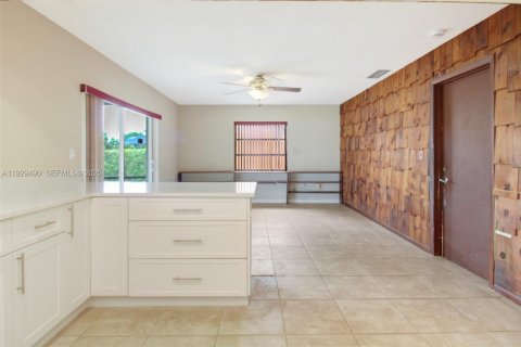 Снять в аренду виллу или дом в Майами, Флорида 3 спальни, 159.7м2, № 1988550 - фото 13