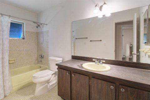 Снять в аренду виллу или дом в Майами, Флорида 3 спальни, 159.7м2, № 1988550 - фото 24