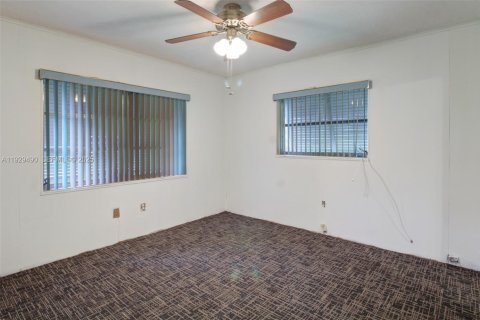 Снять в аренду виллу или дом в Майами, Флорида 3 спальни, 159.7м2, № 1988550 - фото 20