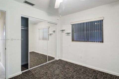 Снять в аренду виллу или дом в Майами, Флорида 3 спальни, 159.7м2, № 1988550 - фото 22