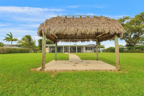 Снять в аренду виллу или дом в Майами, Флорида 3 спальни, 159.7м2, № 1988550 - фото 10