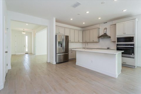 House in Lady Lake, Florida 4 bedrooms, 196.02 sq.m. № 1904272 - photo 7