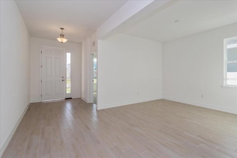 House in Lady Lake, Florida 4 bedrooms, 196.02 sq.m. № 1904272 - photo 4